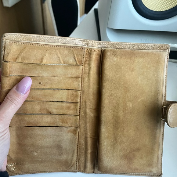 💛💛 SOLD 💛💛CHANEL AUTHENTIC BEIGE CAVIAR CC WALLET— fixer upper inside - Picture 14 of 16
